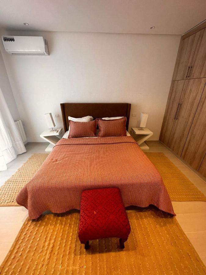 App Avec Jardin Dans Un Hotel قمرت المظهر الخارجي الصورة